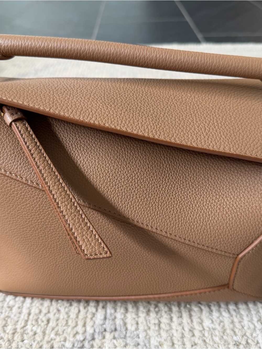Loewe Puzzle Small Shoulder Bag in Tan Leather with Donut Strap - Picture 3 of 13